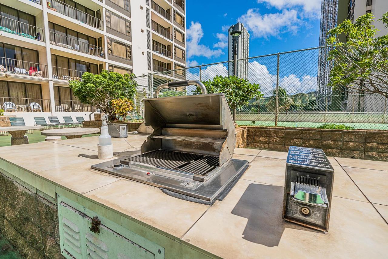 Free Parking, Pool, Sauna, Spa, Wifi, Bbq, Ac - Waikiki Banyan Honolulu Eksteriør bilde