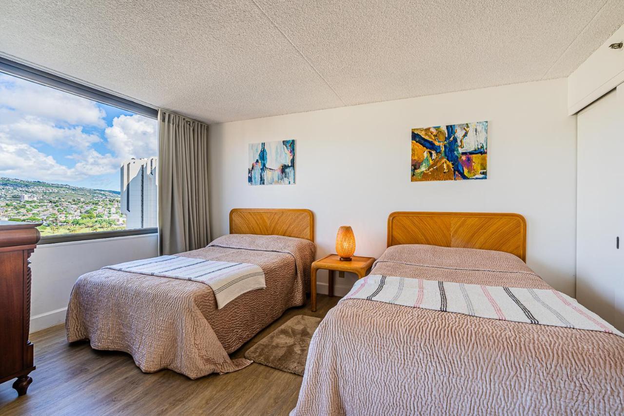 Free Parking, Pool, Sauna, Spa, Wifi, Bbq, Ac - Waikiki Banyan Honolulu Eksteriør bilde