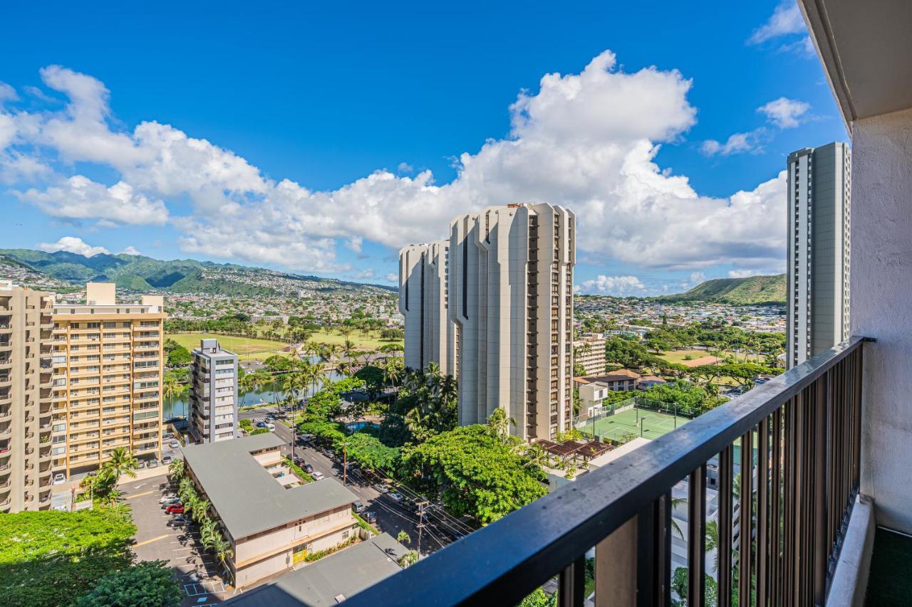 Free Parking, Pool, Sauna, Spa, Wifi, Bbq, Ac - Waikiki Banyan Honolulu Eksteriør bilde