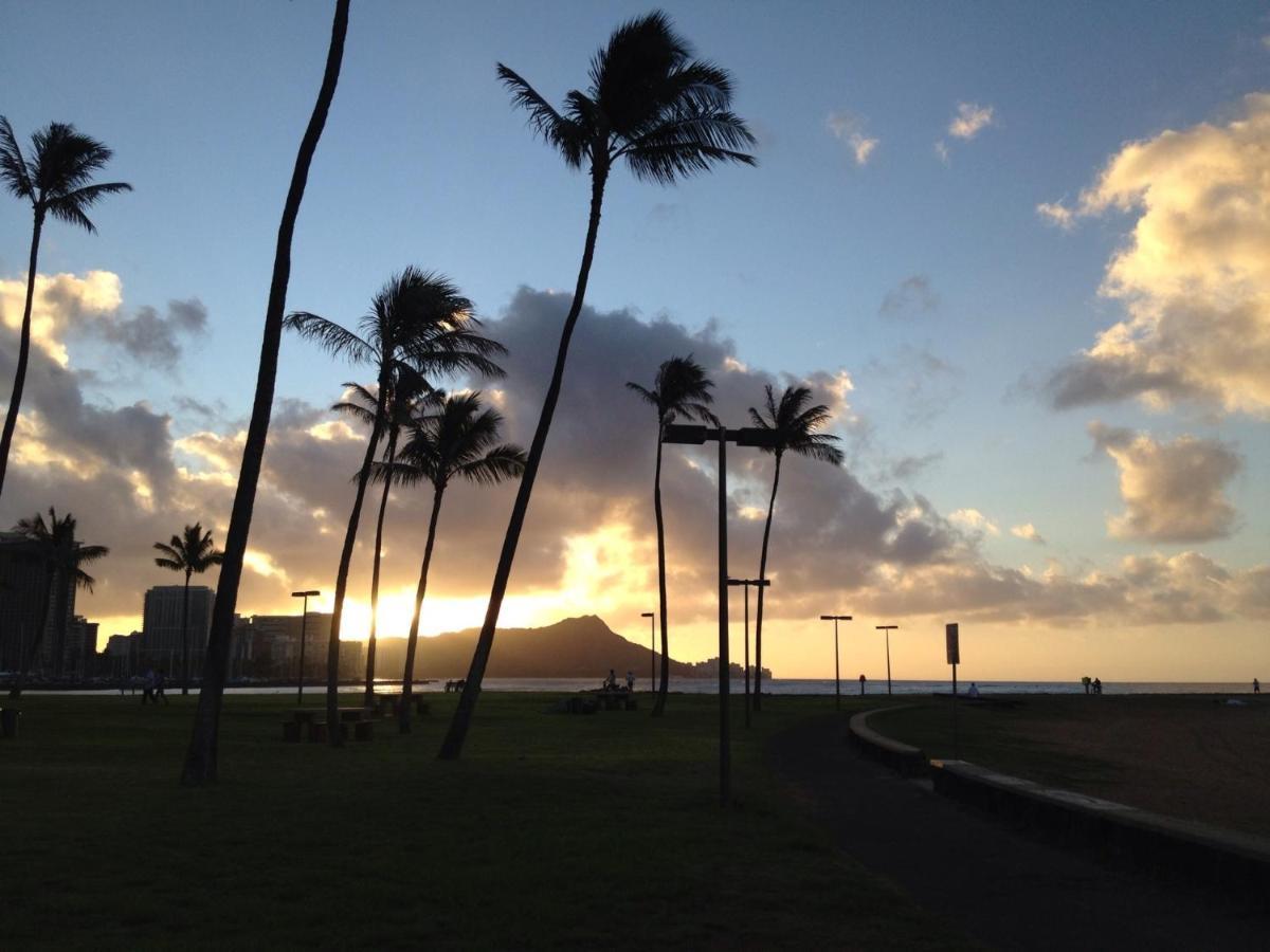 Free Parking, Pool, Sauna, Spa, Wifi, Bbq, Ac - Waikiki Banyan Honolulu Eksteriør bilde